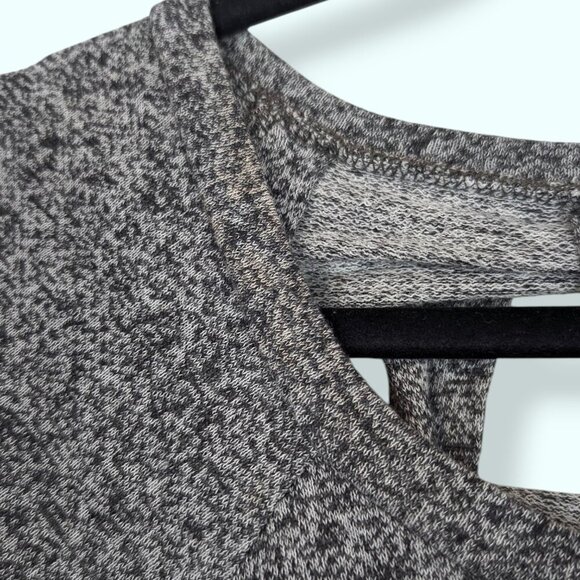 Obey Criss-Cross Back Sweater - Picture 4 of 7